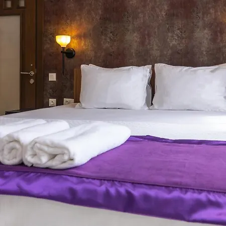 Mare Casia Hotell *